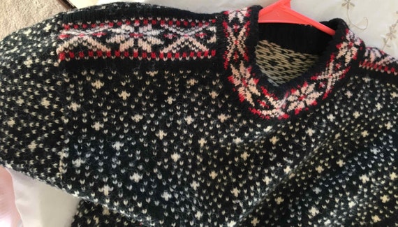 Hand-knit Scandinavian wool pullover sweater (sma… - image 3