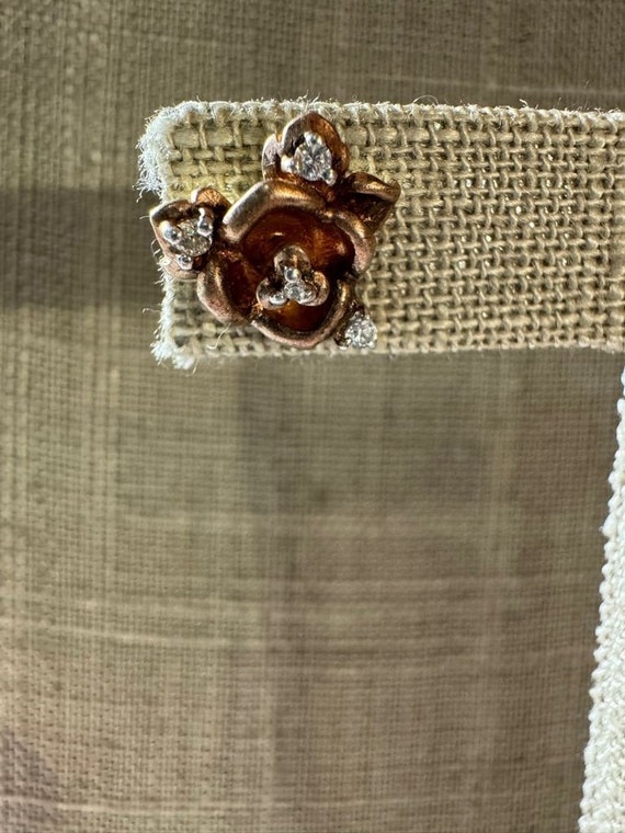 Vintage rose gold and rhinestone stud earrings - image 4