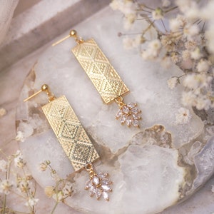 Hmong Inspired Embroidery Earring | Gold Bar