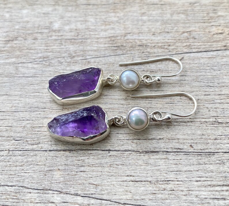 Solid 925 Silver Natural Raw Amethyst and Freshwater Pearl Earrings Amethyst Earrings 925 Sterling Silver Earrings Natural Crystal Earrings