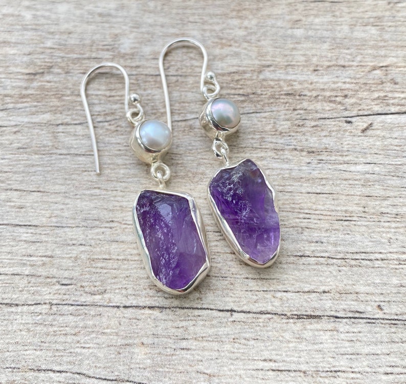 Solid 925 Silver Natural Raw Amethyst and Freshwater Pearl Earrings Amethyst Earrings 925 Sterling Silver Earrings Natural Crystal Earrings