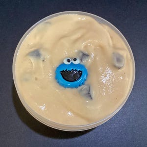 Chocolate Chip Cookie Dough Cloud Creme Slime – comes with Cookie Monster Charm