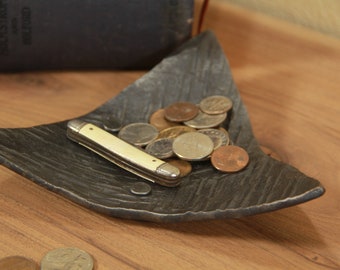 Forged Steel Key Tray: Riveted Legs, Decorative Steel Dish