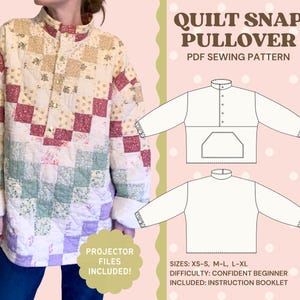 Könnte beinhalten: Ein gesteppter Patchwork-Pullover in Creme, Rot, Grün und Lila. Der Pullover hat einen Stehkragen, einen Druckknopfverschluss und lange Ärmel mit umgeschlagenen Manschetten. Das Bild enthält auch ein Schnittmuster mit dem Text "QUILT SNAP PULLOVER PDF SEWING PATTERN".