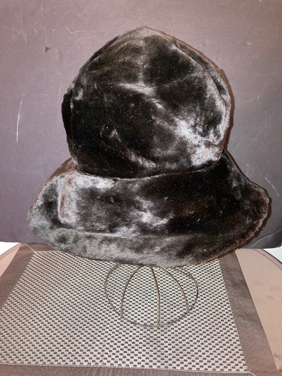 Women's Vintage Handmade Faux Fur Bucket Hat. Bla… - image 1