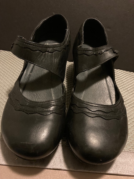 Dansko mary best sale jane clogs