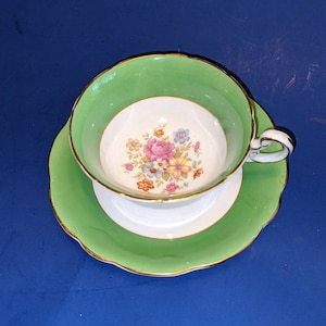 Foley China, Teacup & saucer, V2480, floral pattern, green banding, scalloped edging, gold trim