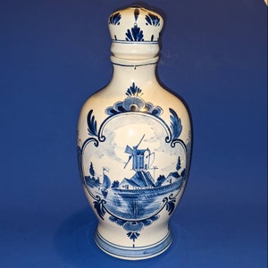 Pitcher, Decanter, Delft, Eryen Lucas Bols, anna 1575, Amsterdam Holland, Delft