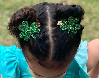 Shamrock hair Clip, St. Patrick's day hair bow, St. Patrick's day clip, Green Shamrock hair bow