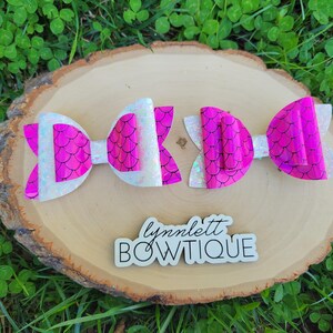 Pink mermaid bow, Hot pink hair bow, Glitter hair bow, Mermaid scales hair bow, Cute Summer Hair bow, Bows for girls