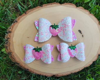 Pink Strawberry hair bow, Strawberry hair bow, Fruit hair bow, Summer hair bow, Strawberry birthday bow