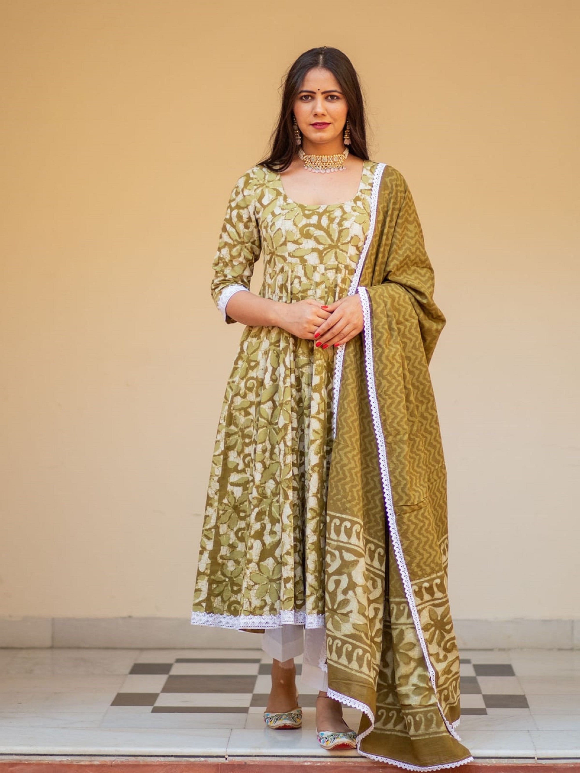 Punjabi Suit Anarkali Design Red Anarkali Suit Design With Embroidery  Bridal Punjabi Suit