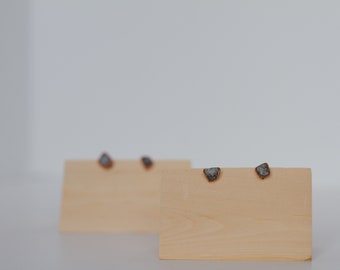 Natural Spinel Stone Earrings - Spinel Earrings - Electrofomed Earrings - Stud Earrings - Minimalist Earrings - August Birthstone