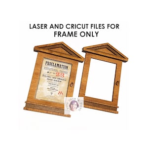 Peut inclure: Fichier de découpe laser pour un cadre en bois avec un dessus décoratif. Le cadre est conçu pour contenir une proclamation avec le texte "Décret éducatif n° 23 Dolores Jane Umbridge a été nommée au poste de..."