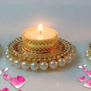 Portavelas decorativos para velas de té / Diwali / Navidad / Artículos de decoración para el hogar para la sala de estar / Diya de metal única para regalo indio, venta al por mayor