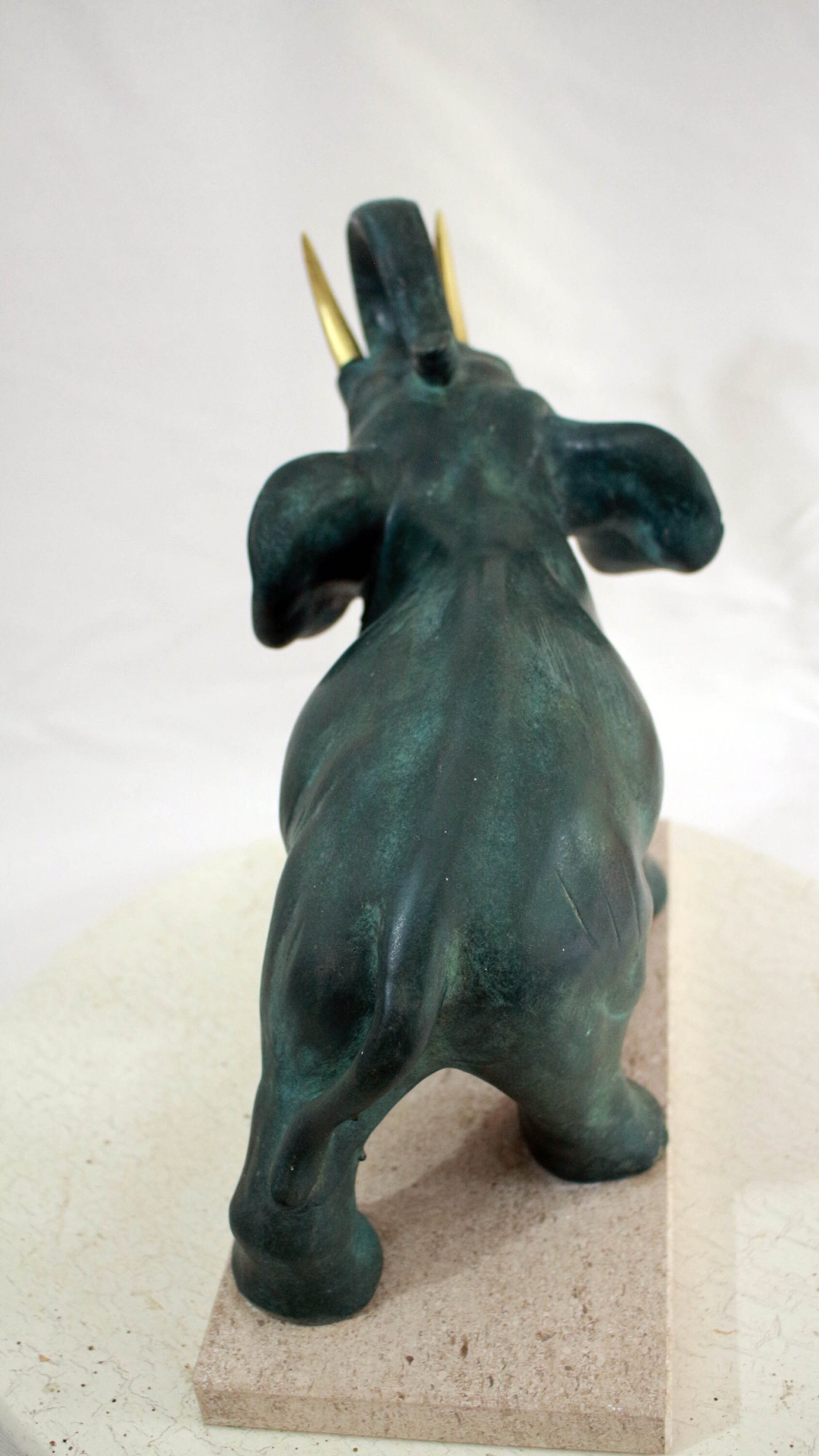 大理石の台座に置かれた象の装飾彫刻 - Etsy 日本