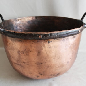 Large antique copper pot kettle 1800&#39;s hammered