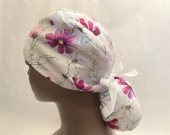 Blumen Pferdeschwanz Scrub Cap mit Knöpfen, Baumwoll Krankenschwester Bonnet