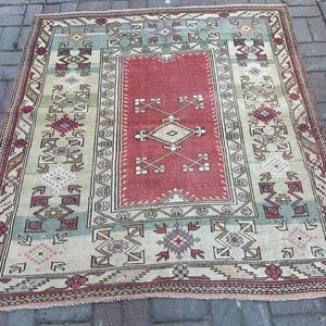 トルコ絨毯、4'11" x 5'1" ft、150 x 155 cm、アナトリア絨毯、ミッドラグ、送料無料、ハンドメイドヴィンテージ絨毯、ウール絨毯、カッパドキア絨毯、#AN213
