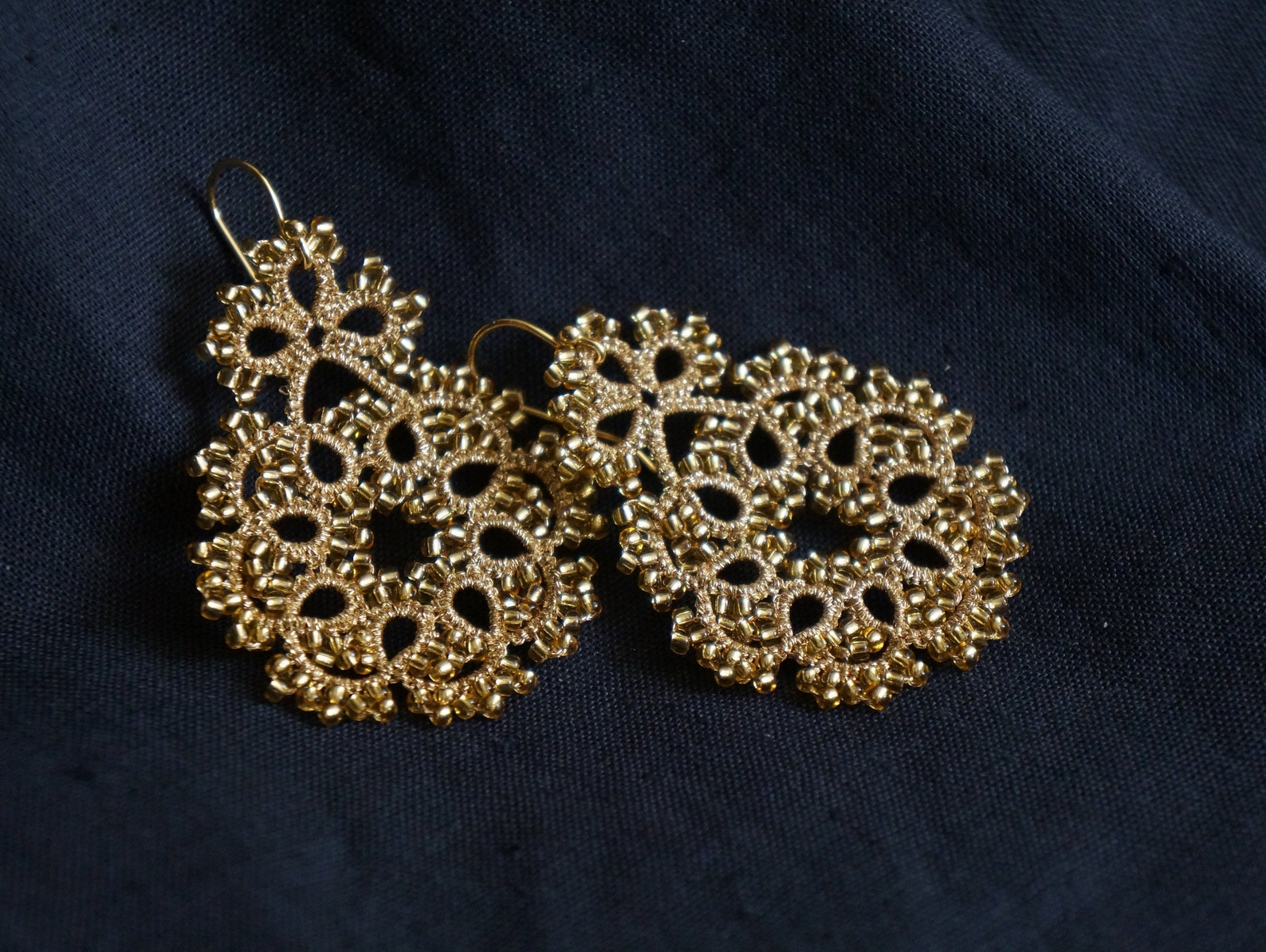 Gold tatted earrings with seed beads. Dangle flower earrings Etsy