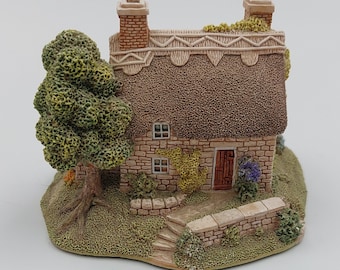 Original Lilliput Lane small ornament cottage - DERWENT LE DALE (1992) made in England