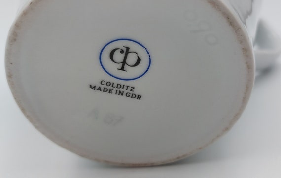CP Colditz Porzellan-Teekanne, hergestellt in der DDR, mit mehrfarbigem Blumendekor