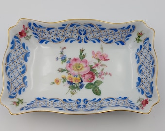 ANCÀP porcelain bowl with gold rim and cobalt blue finishes and central floral decoration hand-painted made in Italy