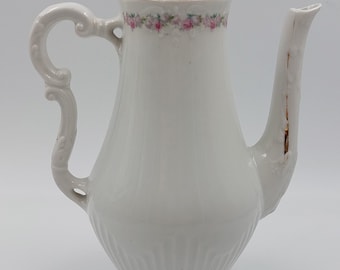 Richard Ginori brand teapot in porcelain (1896/1910) with floral decoration
