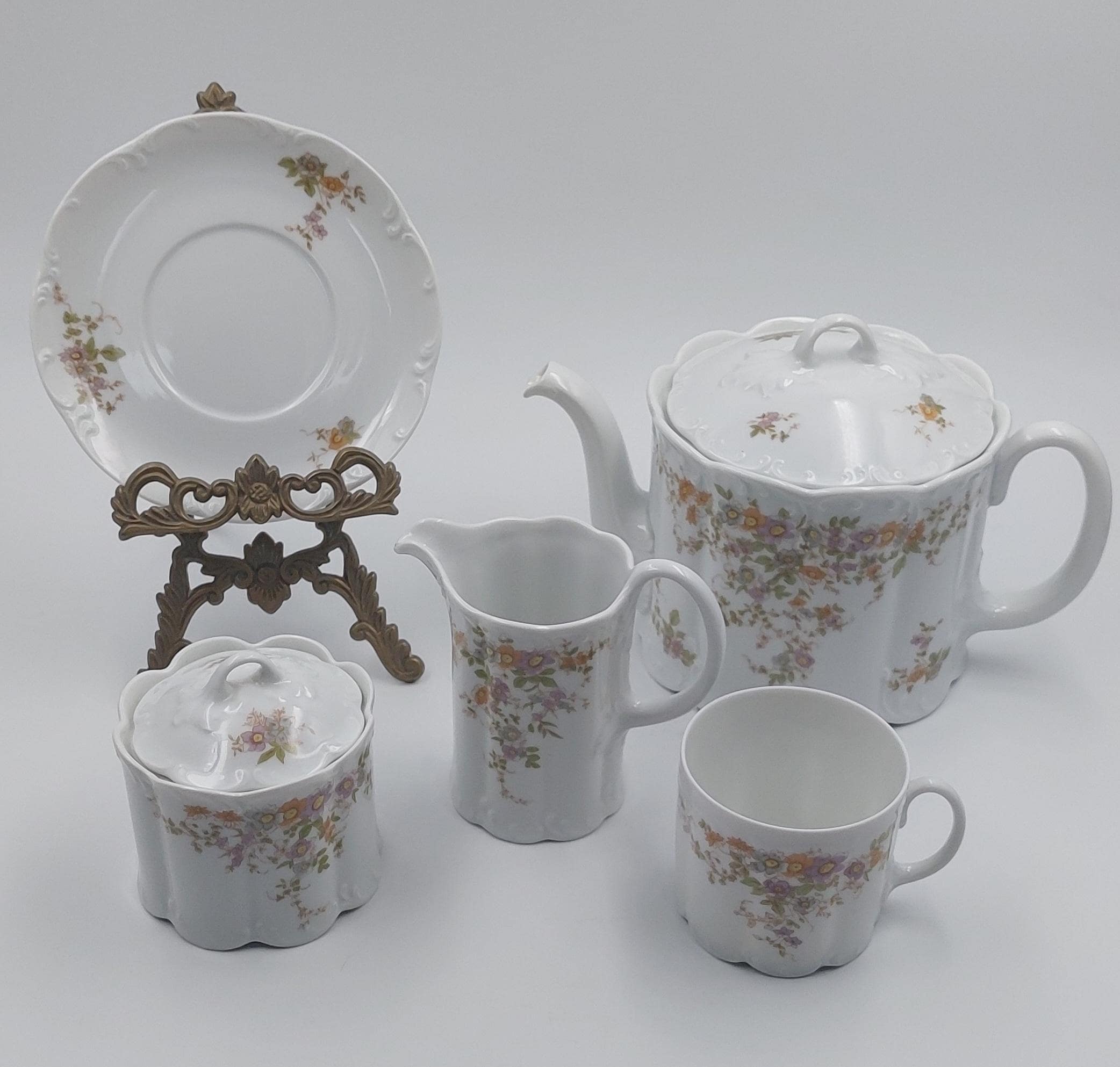 Rosenthal Classic Rose Collection Monbijou Set With Teapot, Sugar
