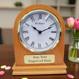Horloge de cheminée arquée en bois personnalisée Mariage/Anniversaire/Anniversaire/Retraite