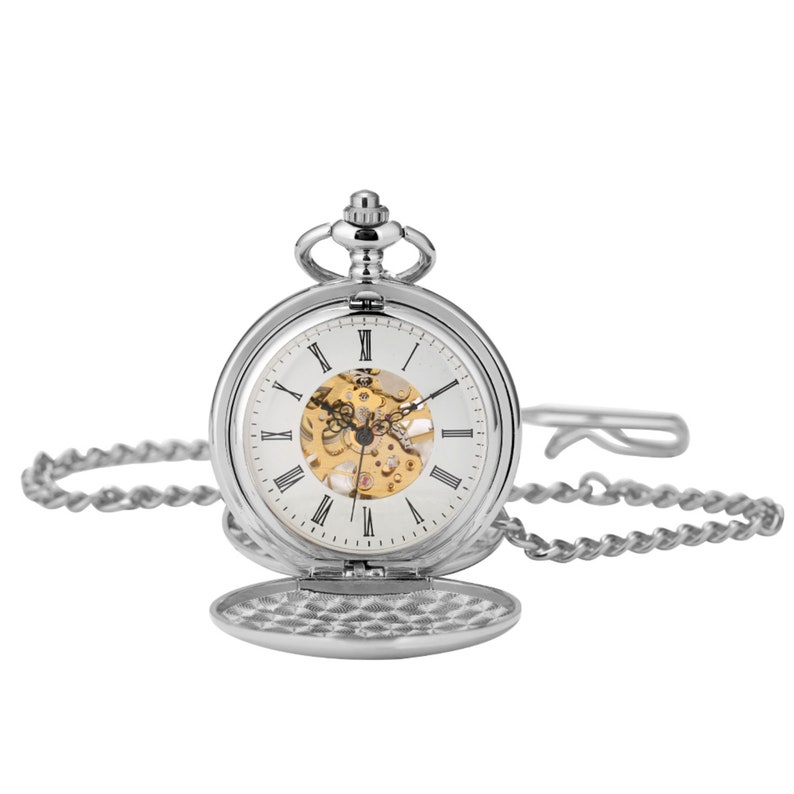 Personalisierte, silberfarbene Full Hunter Taschenuhr mit römischem Ziffernblatt und Kette, beliebiger Text auf der Vorderseite der Uhr eingraviert Bild 1