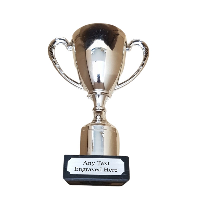 Personalisierter gravierter Huntington Silver Cup Trophy Award Giveaway mit gravierbarer Platte 150 mm Bild 2