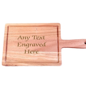 Personalizowana grawerowana tablica Chicago Acacia i skórzany pasek 9,5 x 7 cali Idealna na Dzień Ojca Urodziny Dzień Matki Boże Narodzenie Ślub Emerytura