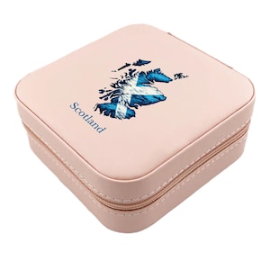 Estuche para joyas con mapa de Escocia y texto de Escocia en piel sintética disponible en rosa o crema para regalar en viajes (IMPRESIÓN UV)