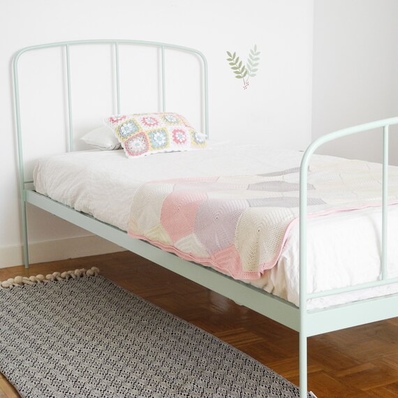 kids bed metal