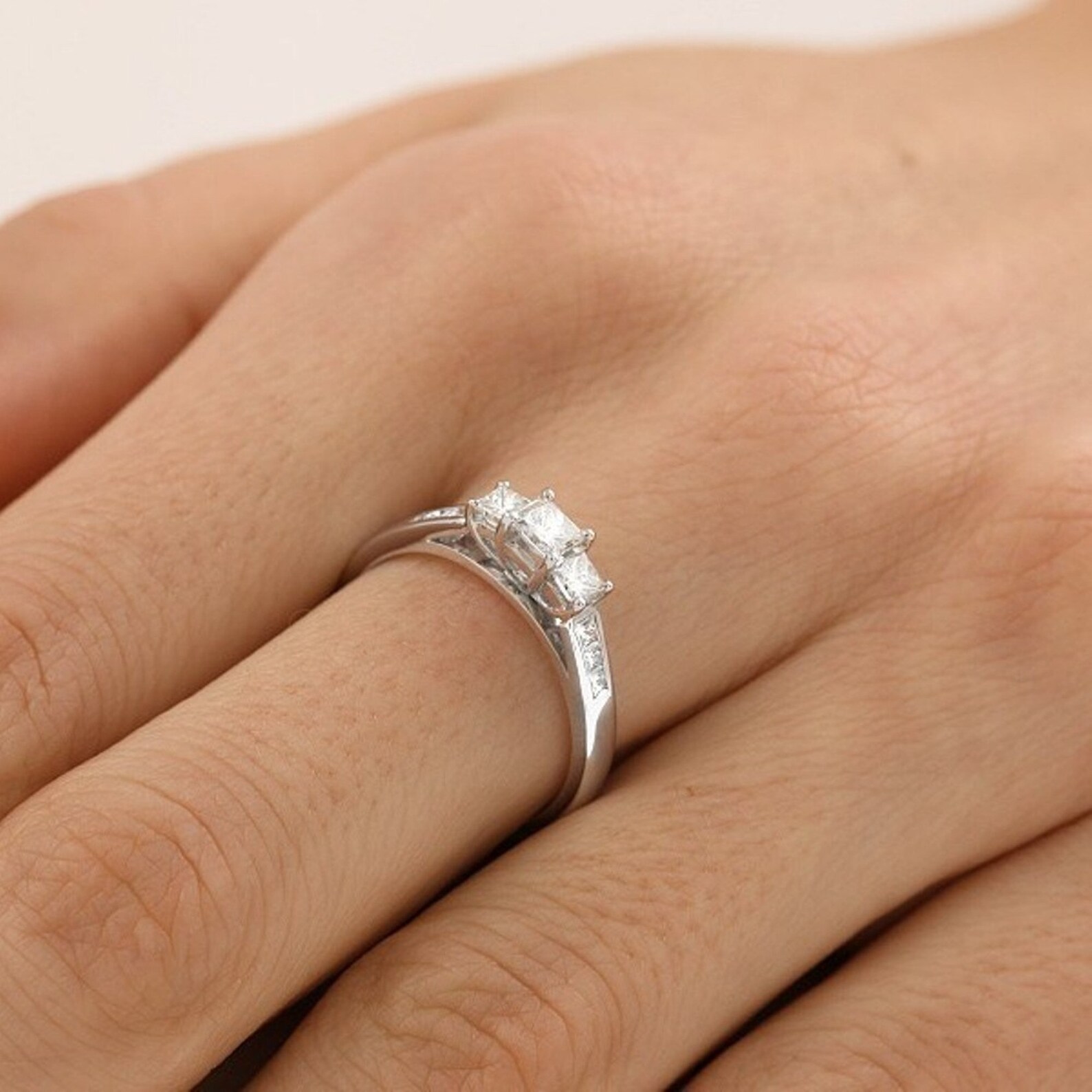 solid gold engagement rings for women