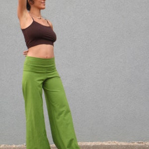 Pantaloni yoga, pantaloni Boho, pantaloni a gamba larga, pantaloni di cotone, pantaloni hippie, abbigliamento Boho, abbigliamento festival, pantaloni beige, pantaloni fitness, abbigliamento yoga Verde