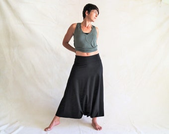 Pantalon ample, pantalon sarouel noir, vêtements confortables, mode Boho, vêtements de festival, pantalon sarouel Boho, pantalon de yoga, jupe Boho, pantalon jupe