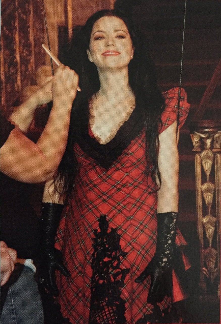 Evanescence Amy Lee tartan dress red lace halloween gothic