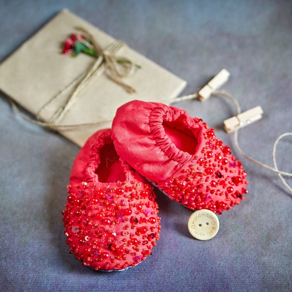 Red Baby Shoes, Soft Sole Baby Shoes, Red Baby Booties, Baby Shower Gift, Red Toddler slippers, baby moccasins, vegan shoes