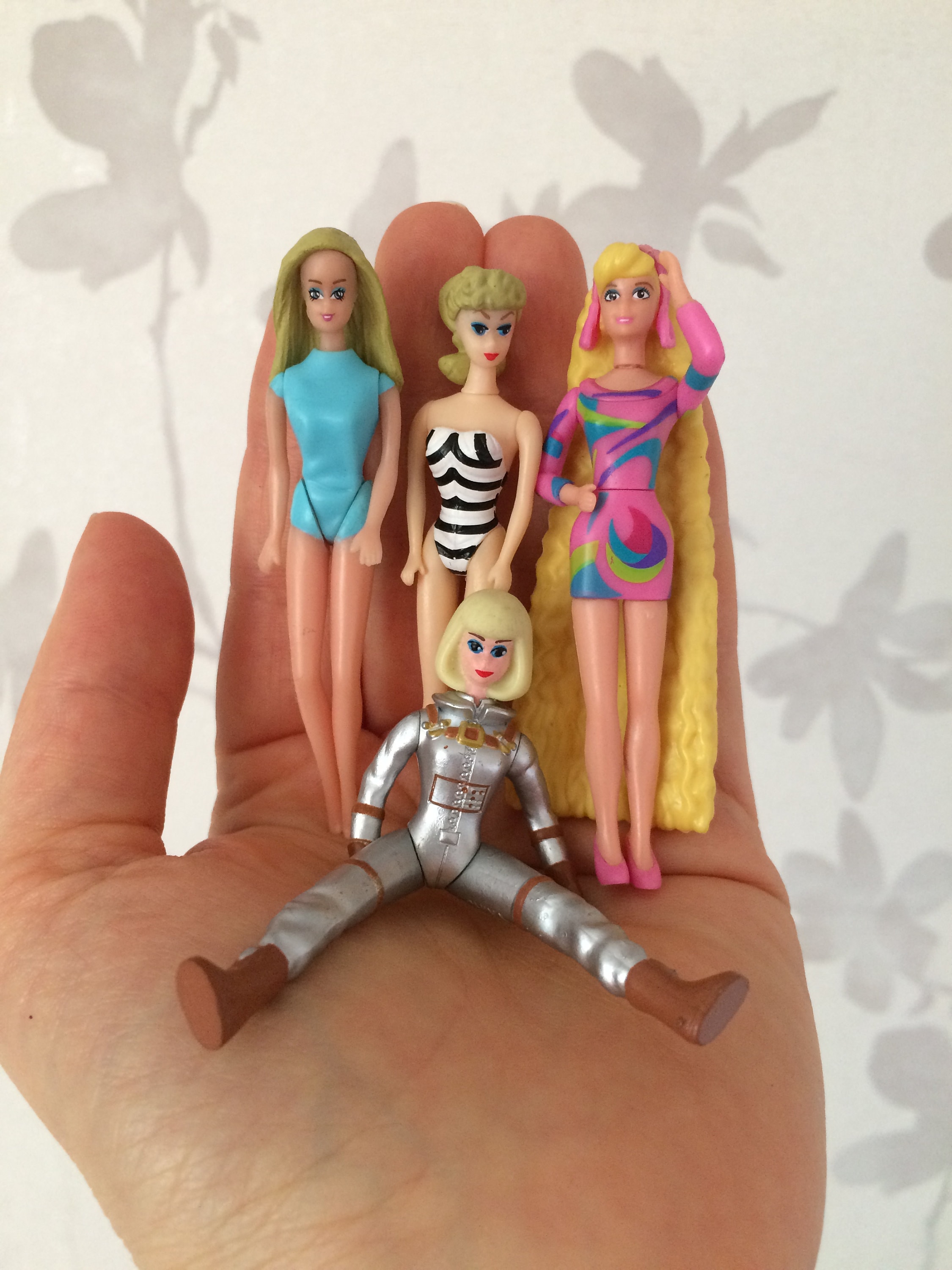 MINI BÉBÉ AVEC DIFFÉRENTES COULEURS DE VISAGE ASST - POUPÉES, BARBIE ET  FIGURINES / Poupées et accessoires