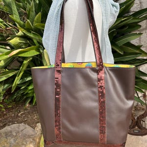 Grand sac cabas simili cuir et sequins