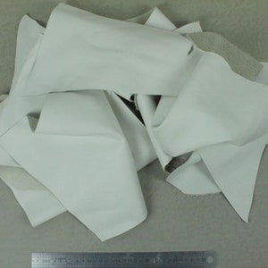 1 kg of white nappa calfskin leather scraps with natural grain