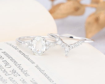Conjunto de anillo de zafiro blanco de talla ovalada Conjunto de anillo de compromiso de diamantes simulados de oro blanco Anillo de moissanita de corte marquesa Conjunto de anillos de racimo Conjunto nupcial