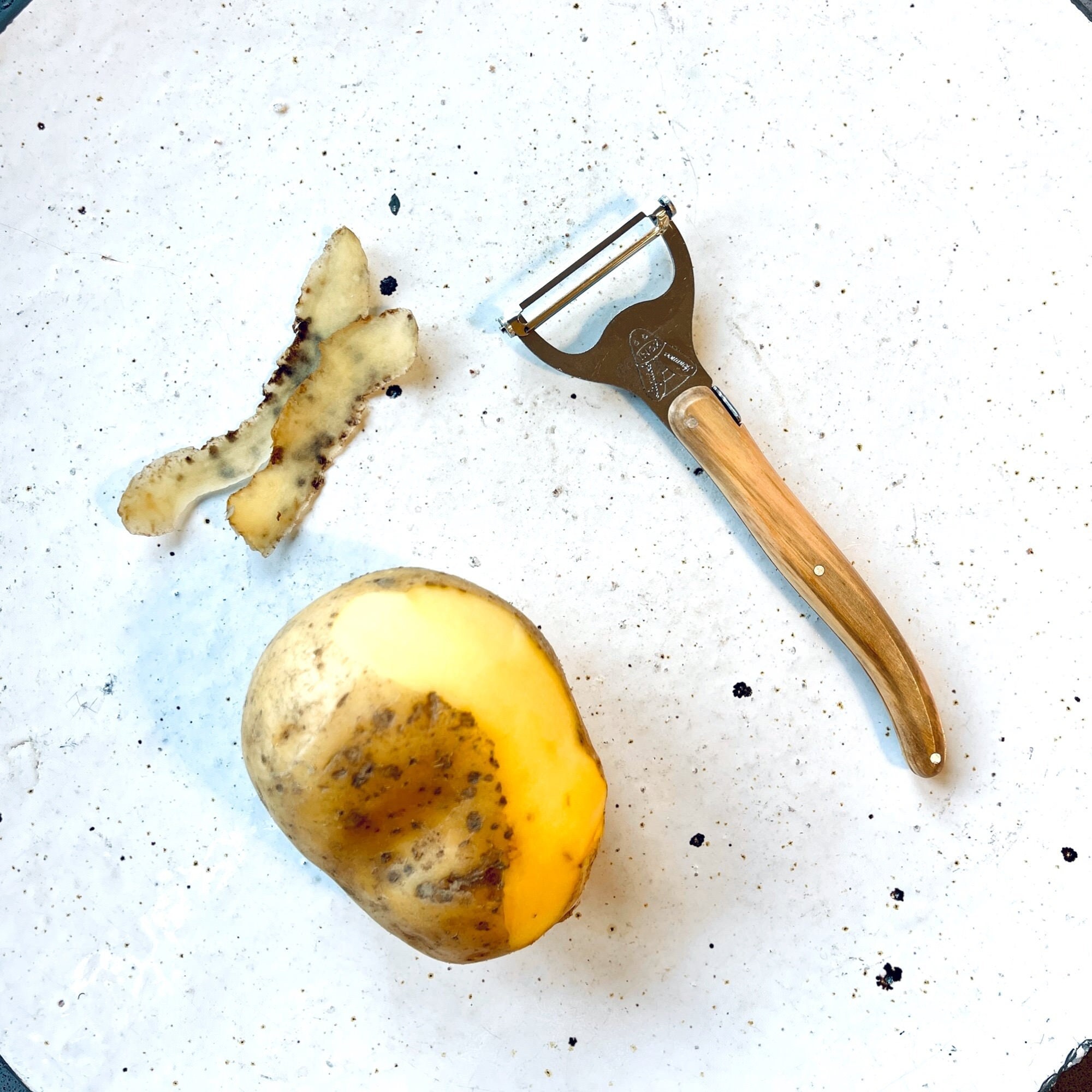 Éplucheur de Légumes, Bonnes Poignées Tournantes