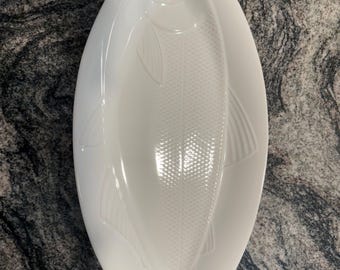 Vintage Studio Nova White Fish Serving Platter 22" – Embossed Ceramic Salmon Poacher Dish