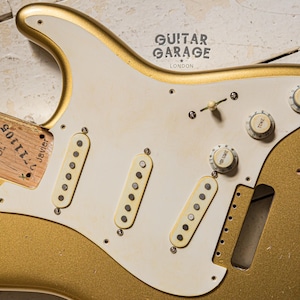 Custom Aged Pickguard - Fender Stratocaster 54 57 Vintage Reissue Custom Aged Pickguard plastics kit