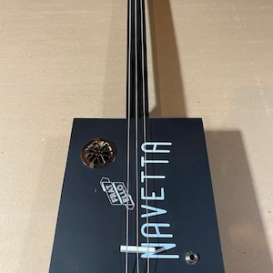 Cigar Box Guitar Black Navetta image 10