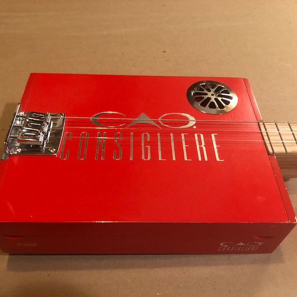 Zigarrenbox Gitarre mit Frets!