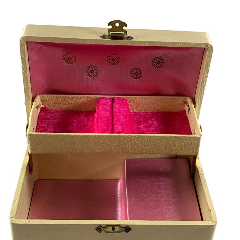 Vintage musical jewelry box plays Blue Denube Waltz